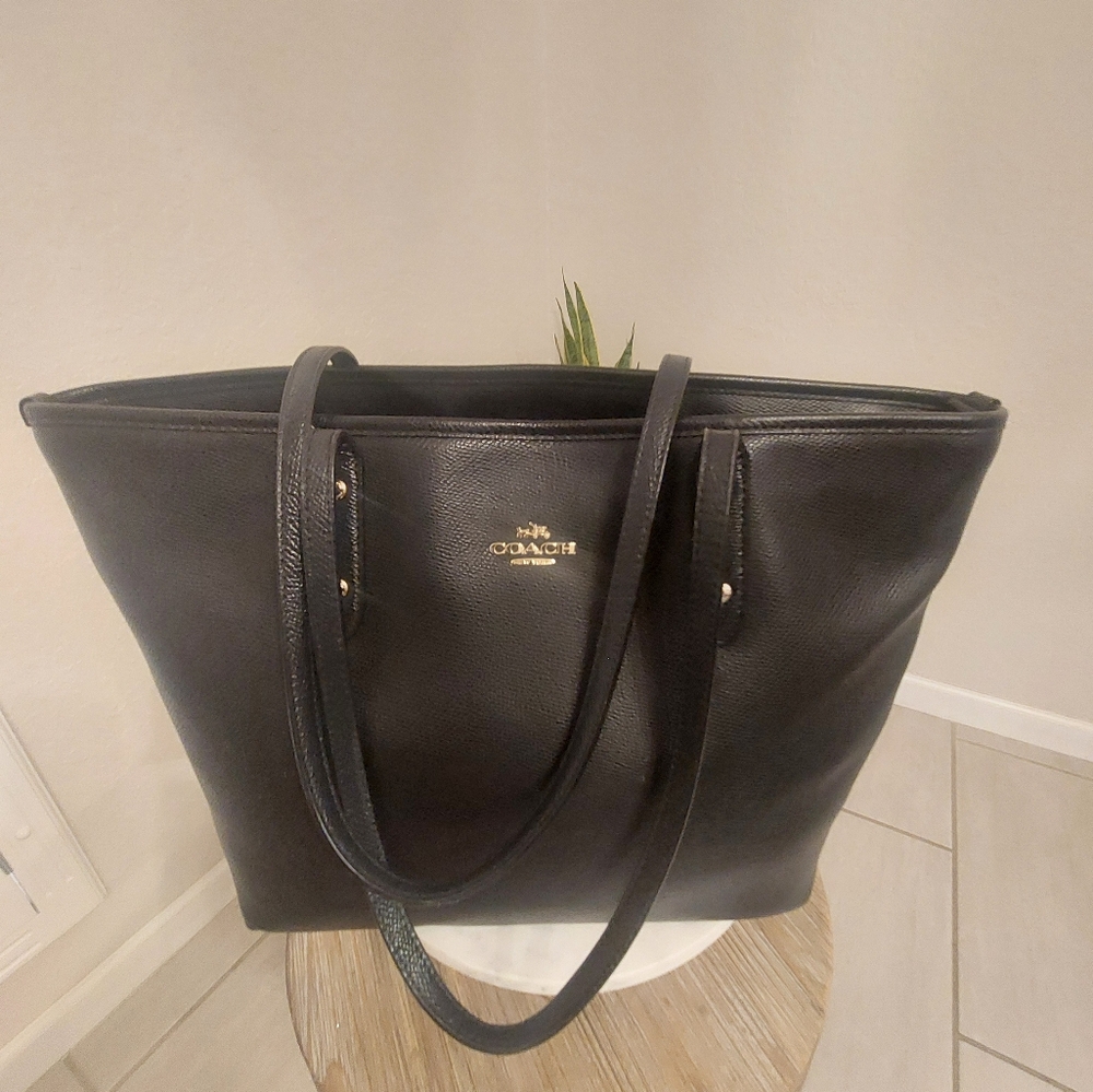 Tote from Coach - Picture 2 of 15